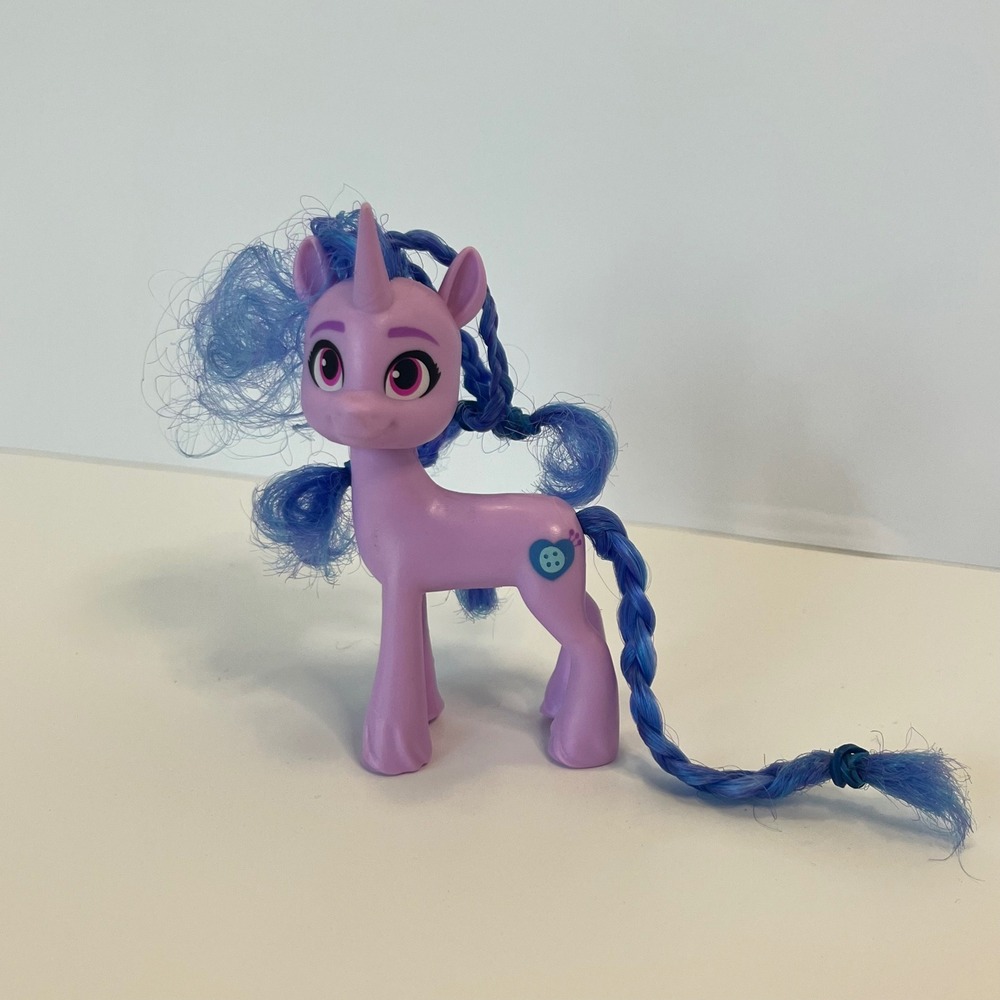 My Little Pony G5 Izzy Moonbow Unicorn Purple Blue Hair Figure F2612 Hasbro 3.5"